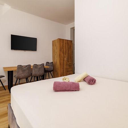 Beach Apartments Center Crikvenica Bagian luar foto