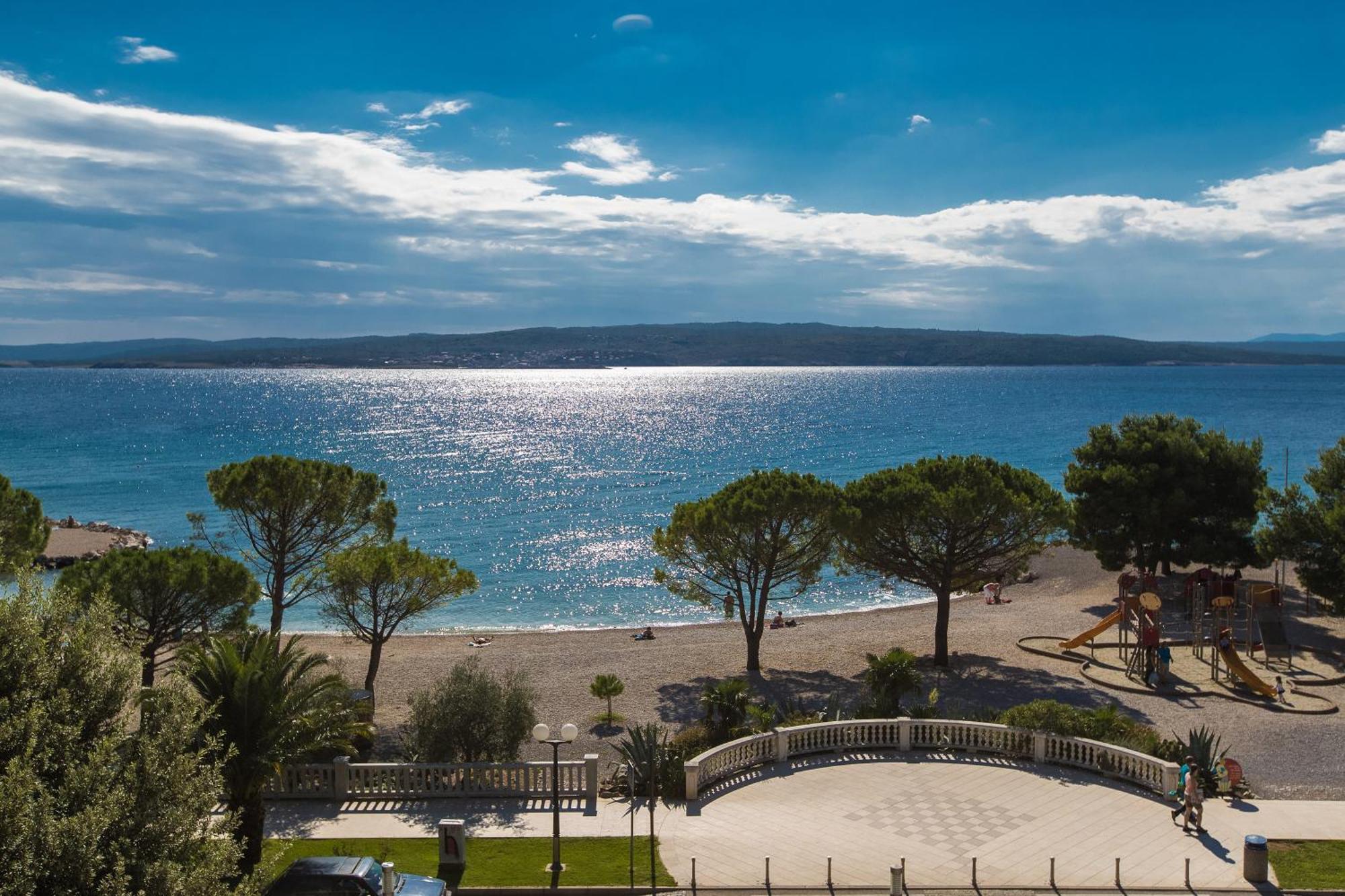 Beach Apartments Center Crikvenica Bagian luar foto